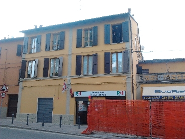 Rifacimento e rinforzo strutturale della facciata di un condominio a Riale di Zola Predosa